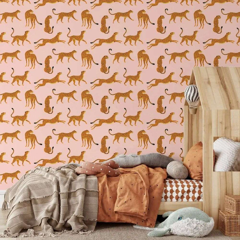 Papier peint tapisserie léopard rose sur fond rose seventies — intissé mat premium