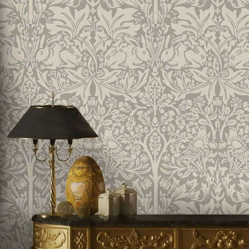 Papier peint tapisserie William Morris lapins et oiseaux gris taupe — intissé mat premium